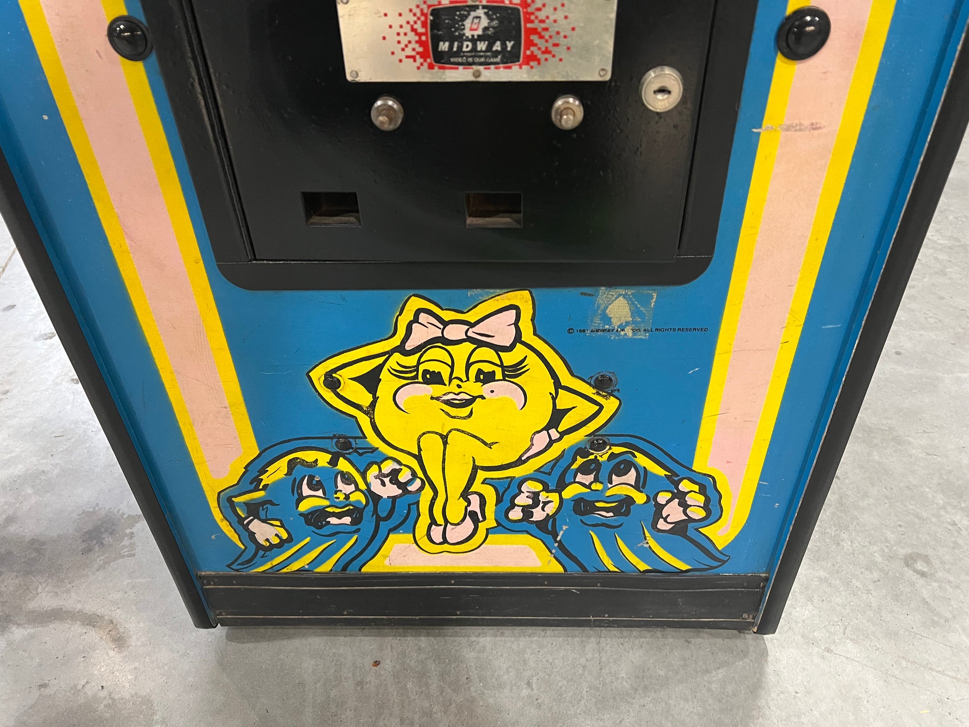 Original Ms Pac-Man Arcade Game Speed Chip - Nice Original Ms PacMan Cabinet - Works 100%