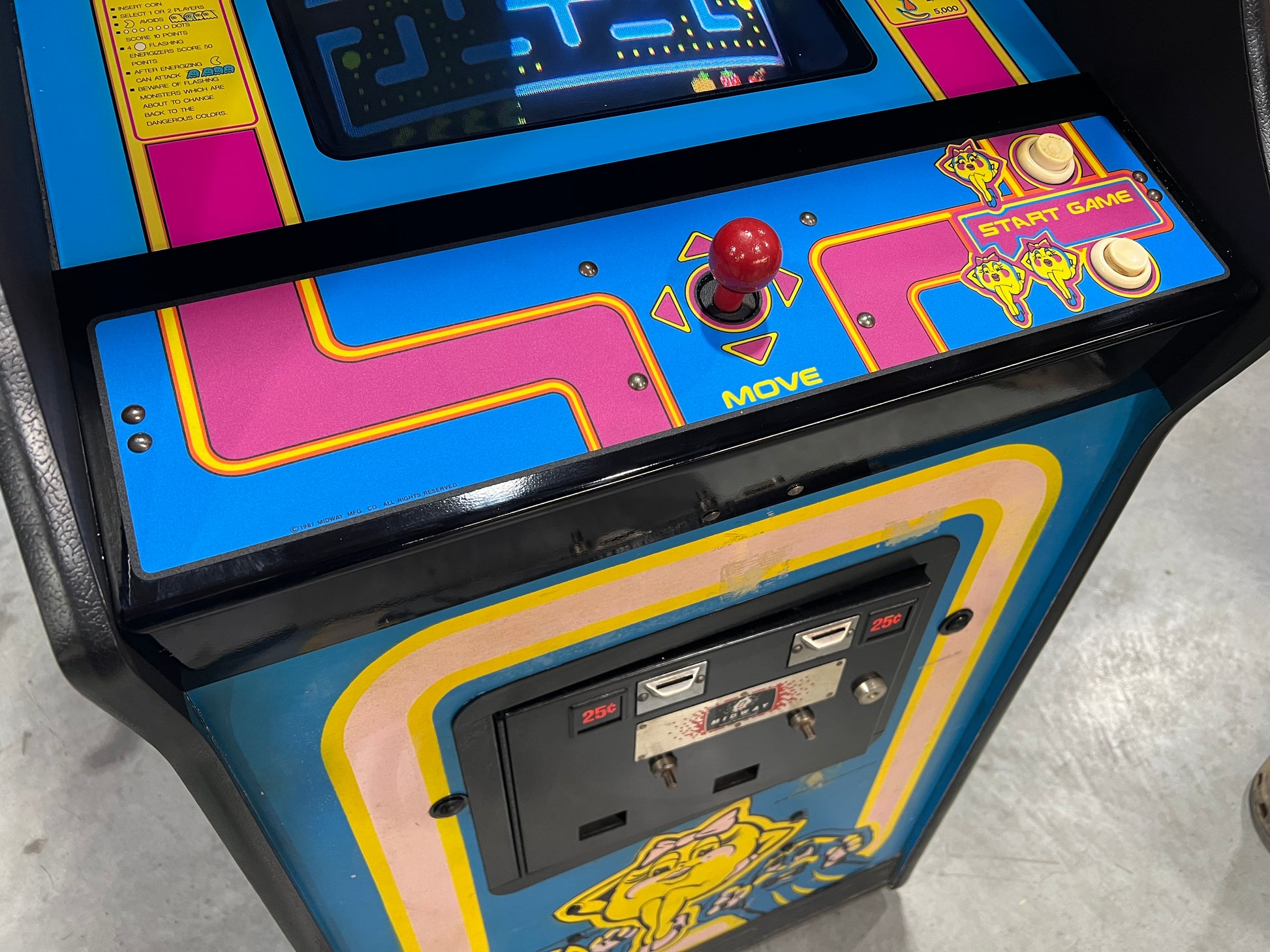 Original Ms Pac-Man Arcade Game Speed Chip - Nice Original Ms PacMan Cabinet - Works 100%