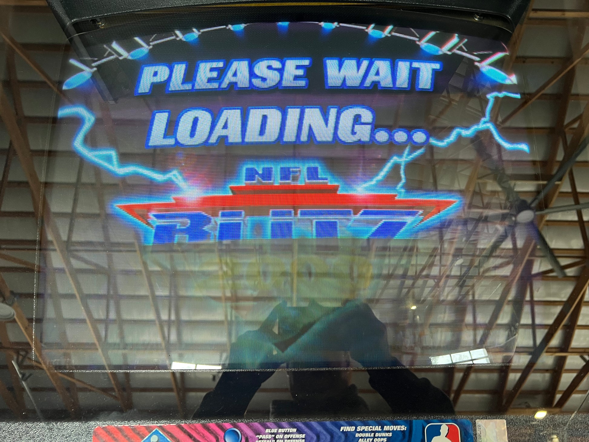 NBA HANGTIME and NFL BLITZ 4 PLAYER COMBO! Good Looking NBA Hangtime Arcade Cabinet - Working all the way!