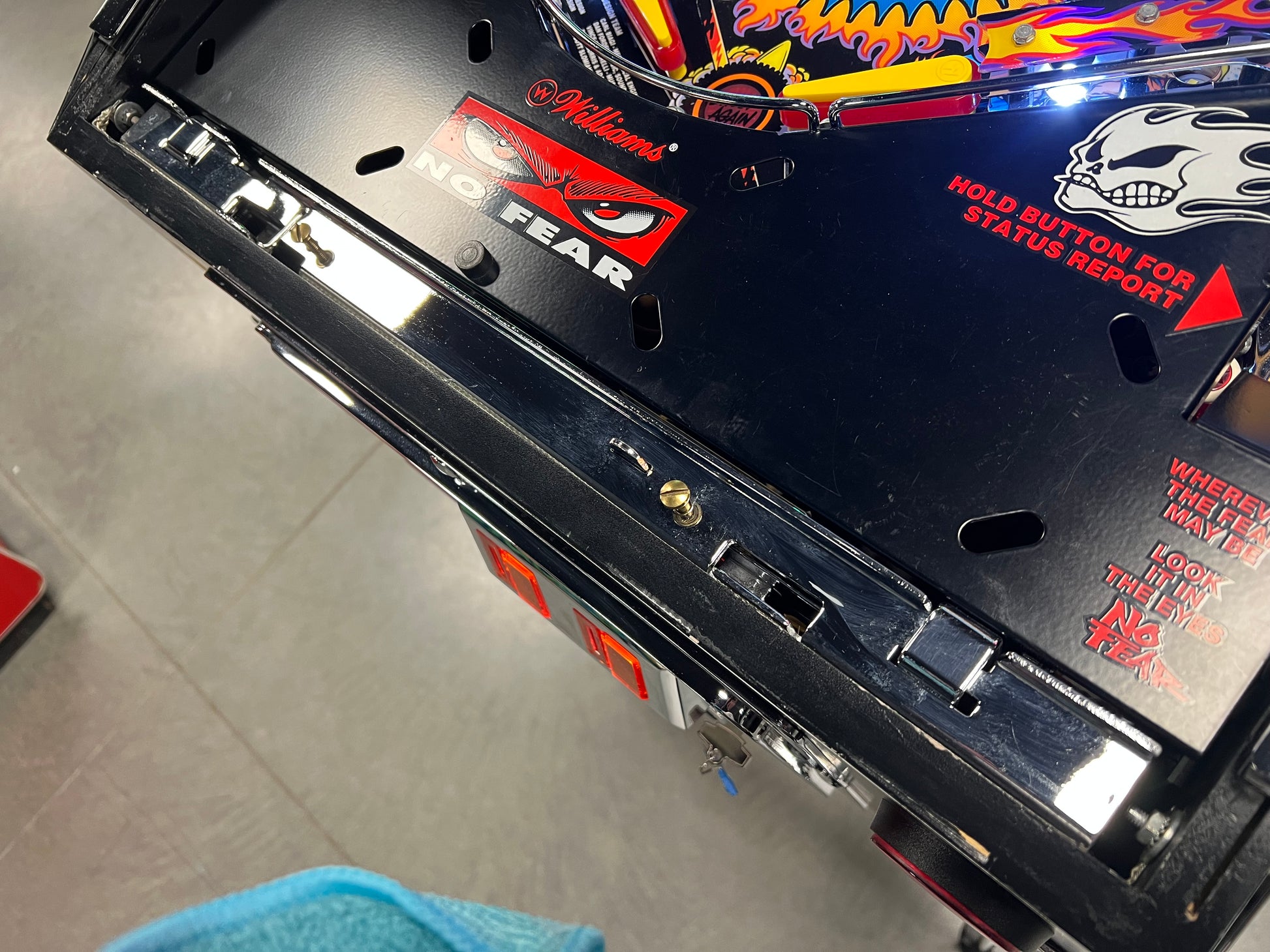 NO FEAR - HRA CHROME EDITION - 1995 Williams Pinball Machine - OVER-RESTORED - NEW CAB - NOS CLEARED PLAYFIELD - SUPER FUN GAME! WORKS 100%