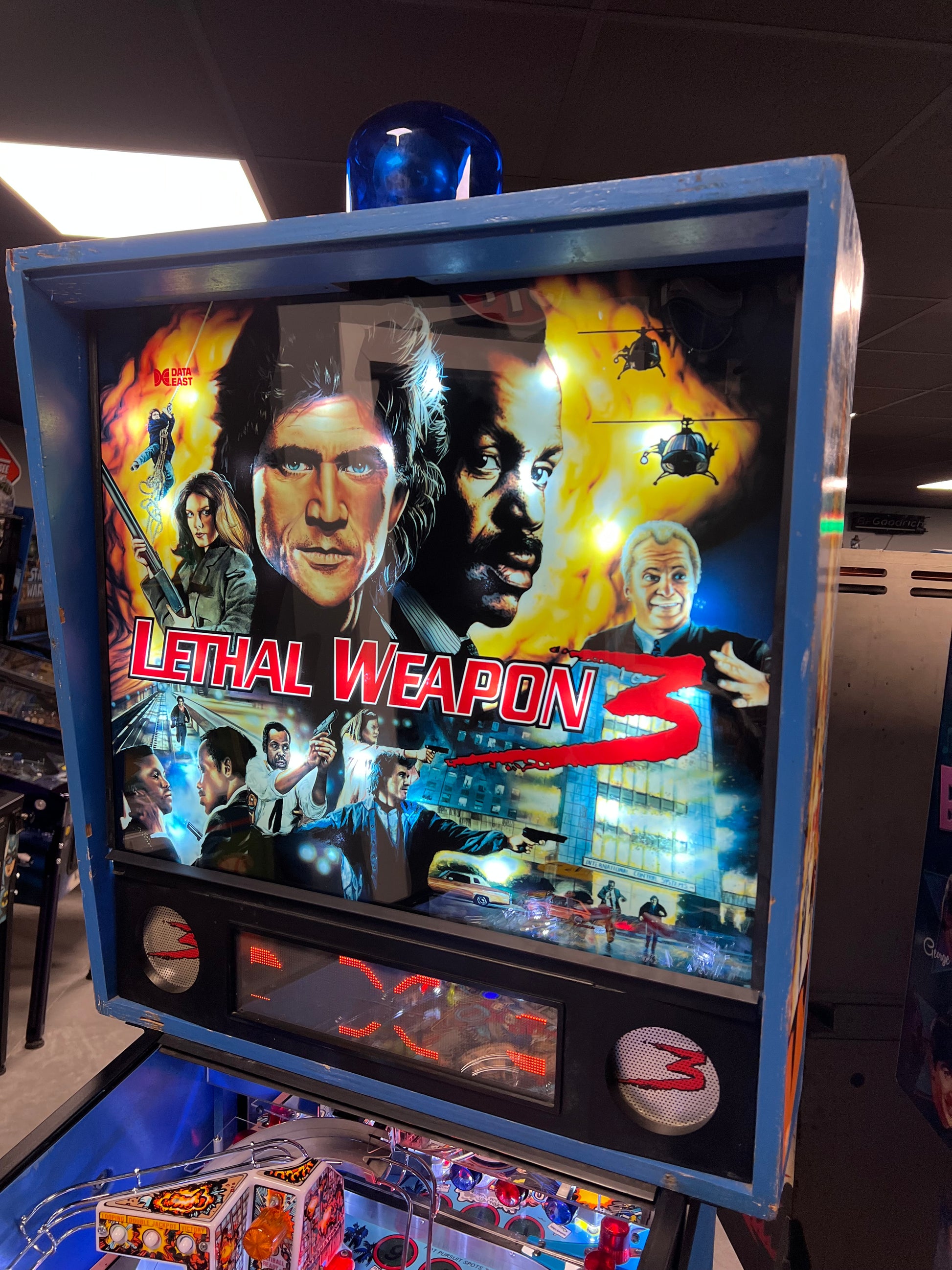 LETHAL WEAPON 3 - 1992 Data East Pinball Machine - Great Game - WORKING ALL THE WAY!