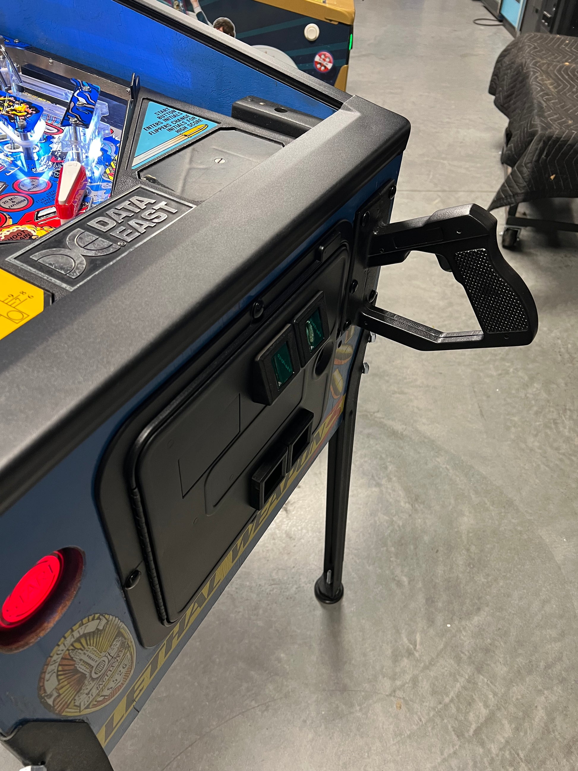 LETHAL WEAPON 3 - 1992 Data East Pinball Machine - Great Game - WORKING ALL THE WAY!