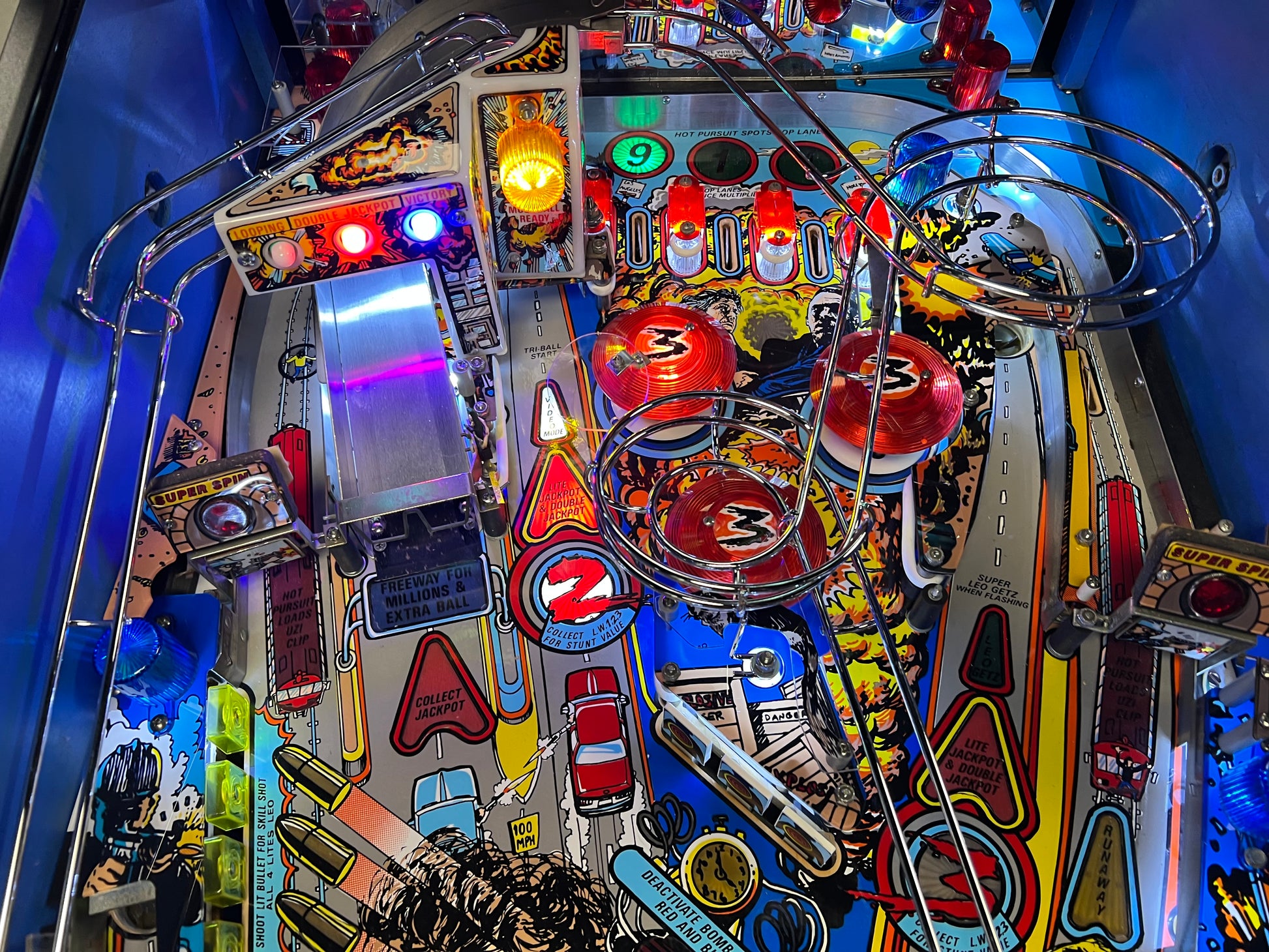 LETHAL WEAPON 3 - 1992 Data East Pinball Machine - Great Game - WORKING ALL THE WAY!