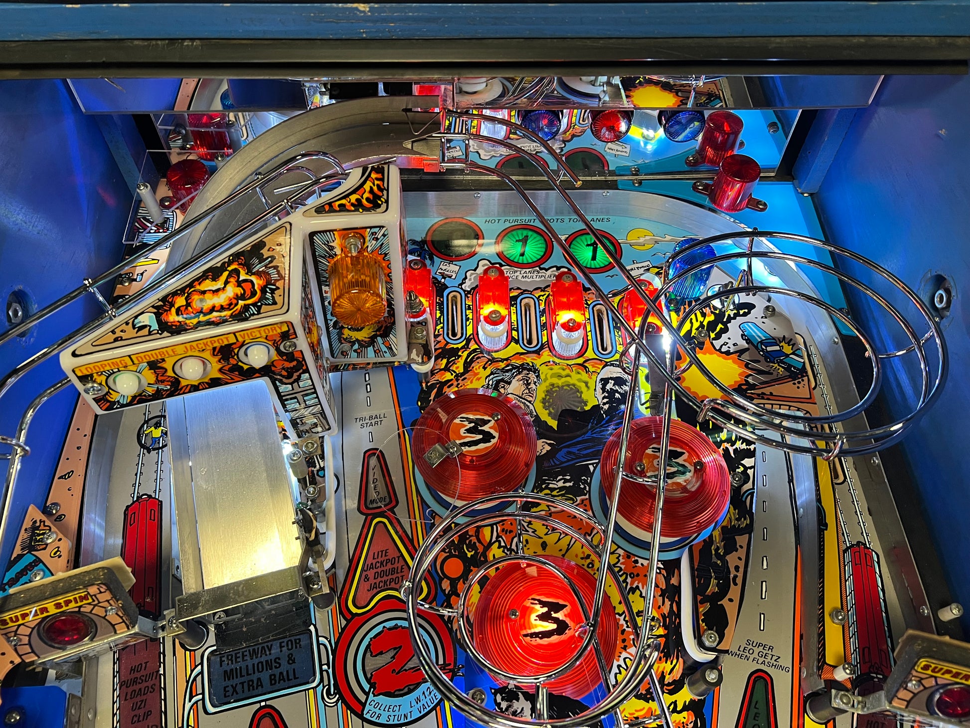 LETHAL WEAPON 3 - 1992 Data East Pinball Machine - Great Game - WORKING ALL THE WAY!