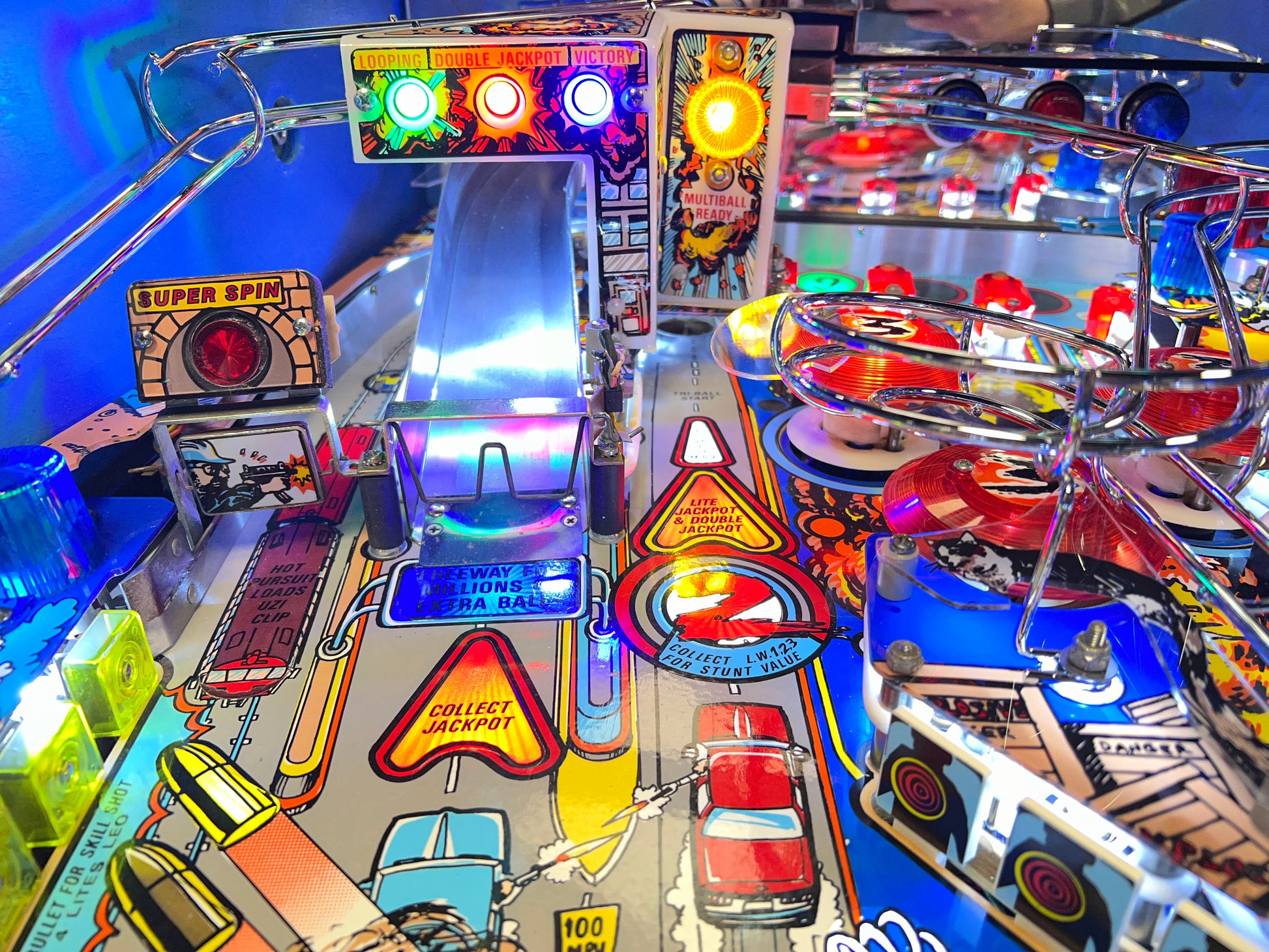 LETHAL WEAPON 3 - 1992 Data East Pinball Machine - Great Game - WORKING ALL THE WAY!