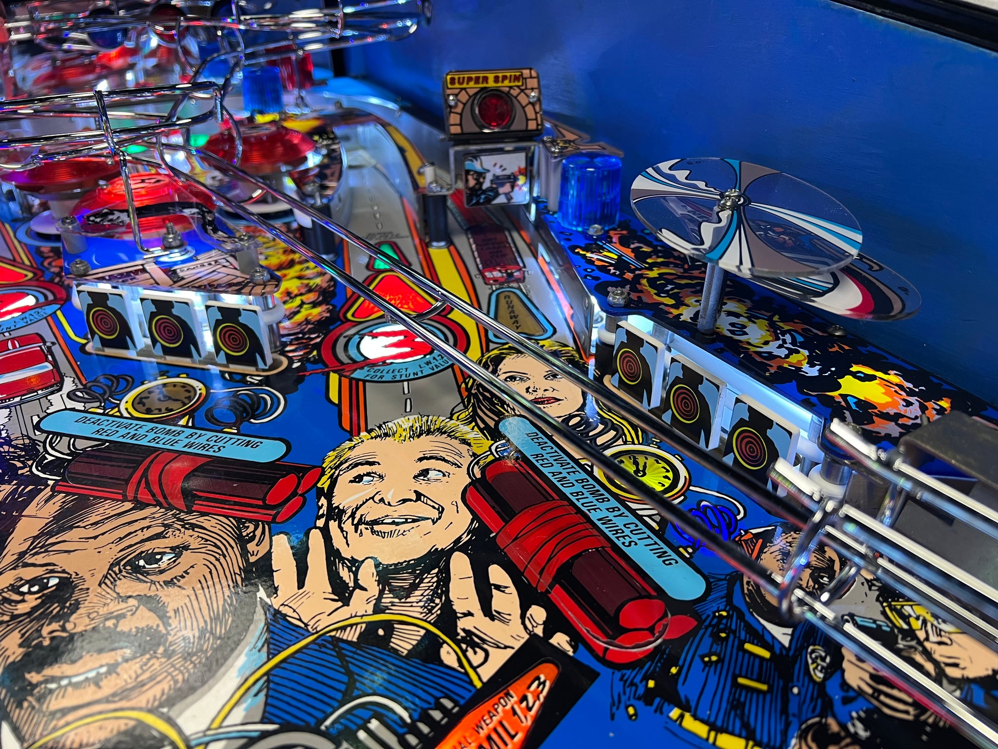 LETHAL WEAPON 3 - 1992 Data East Pinball Machine - Great Game - WORKING ALL THE WAY!