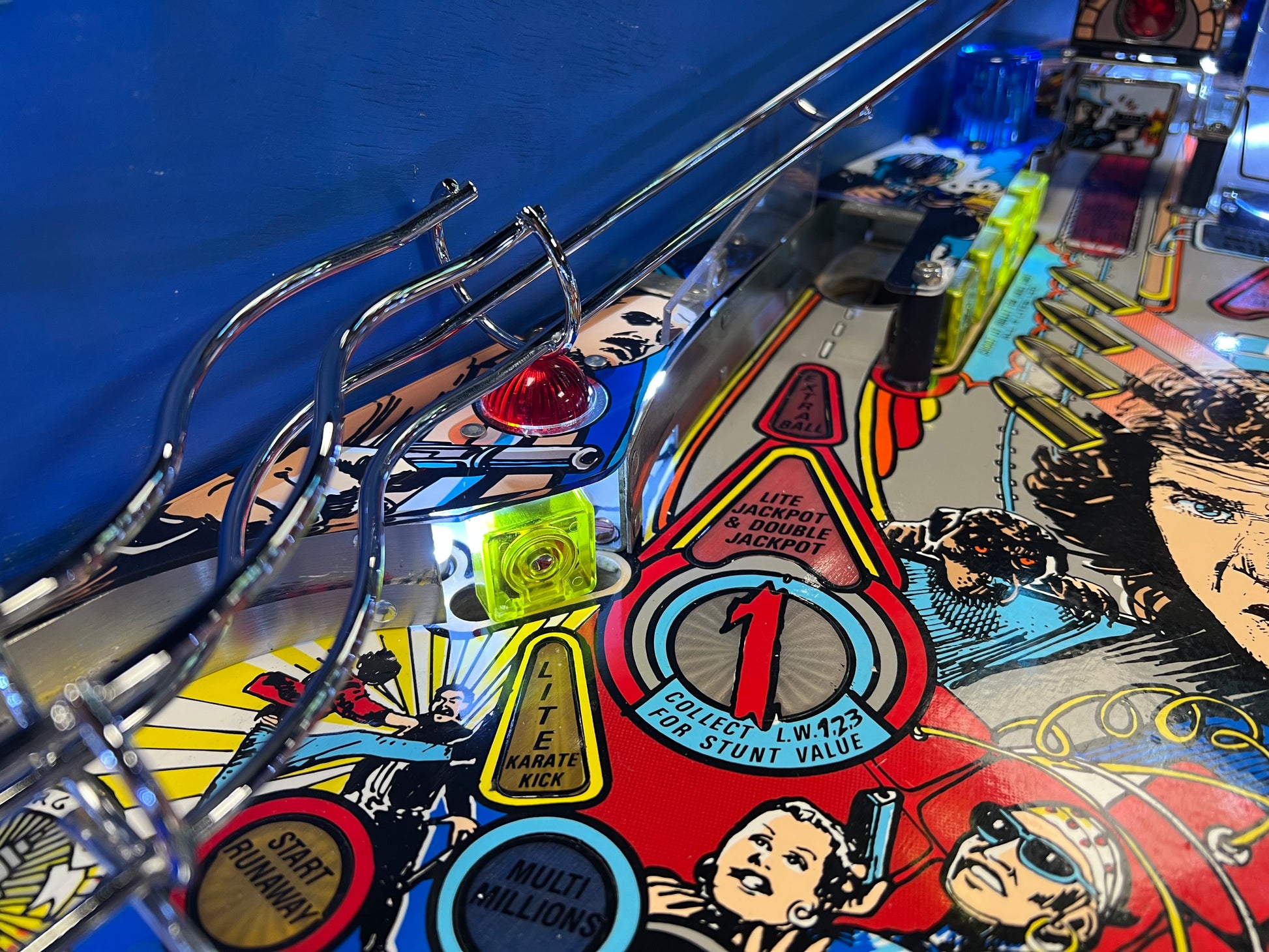 LETHAL WEAPON 3 - 1992 Data East Pinball Machine - Great Game - WORKING ALL THE WAY!