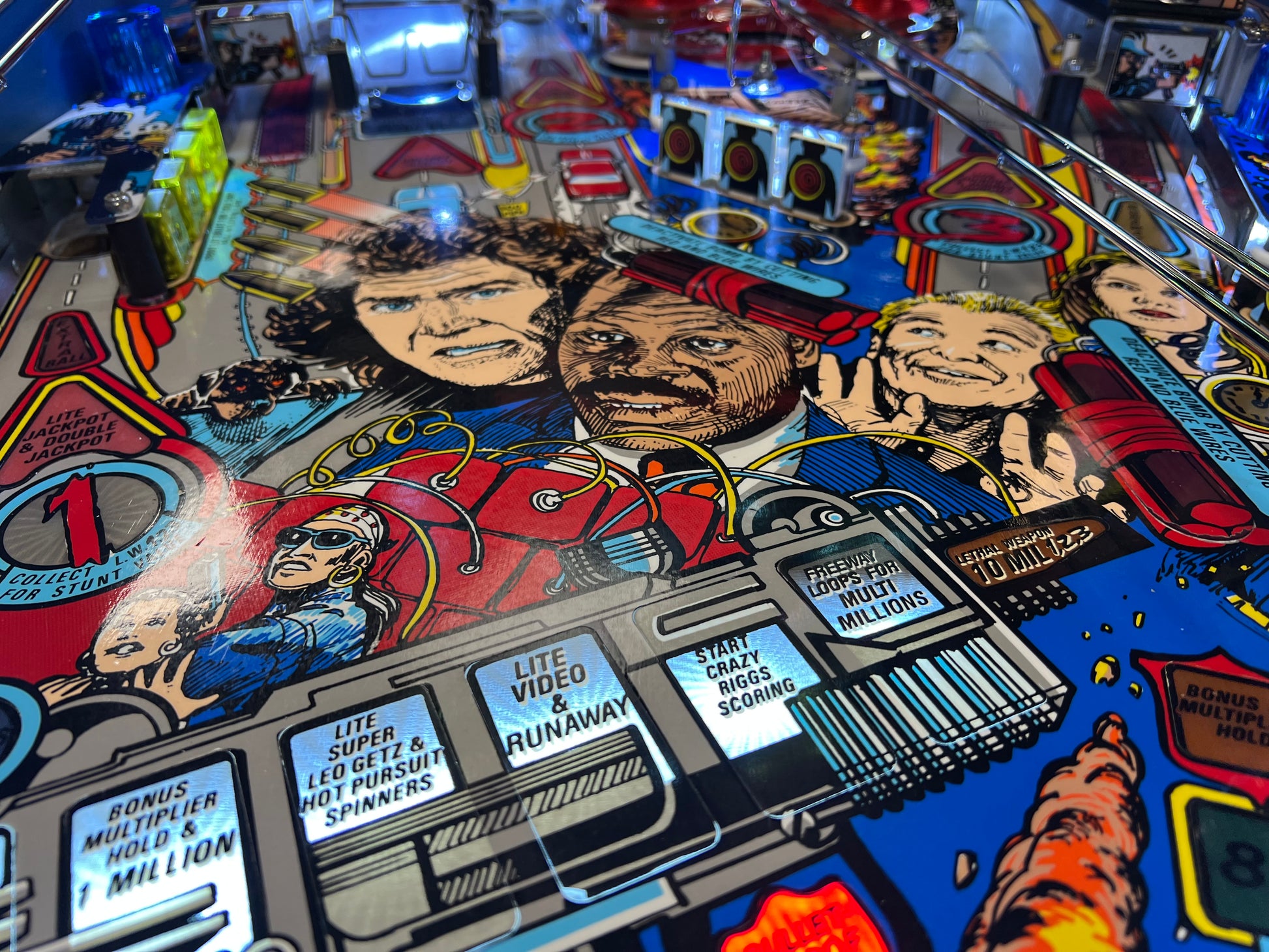 LETHAL WEAPON 3 - 1992 Data East Pinball Machine - Great Game - WORKING ALL THE WAY!