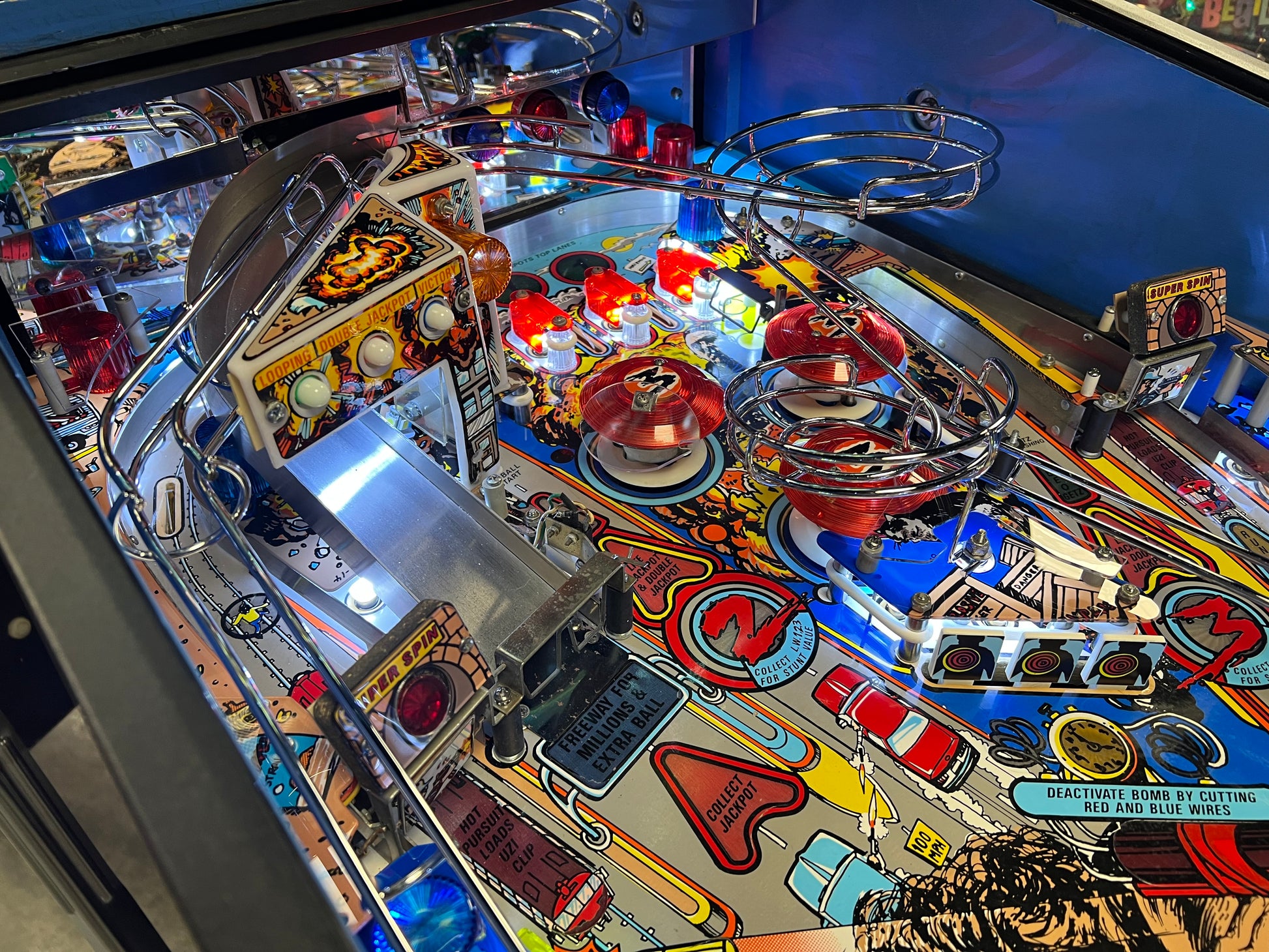 LETHAL WEAPON 3 - 1992 Data East Pinball Machine - Great Game - WORKING ALL THE WAY!